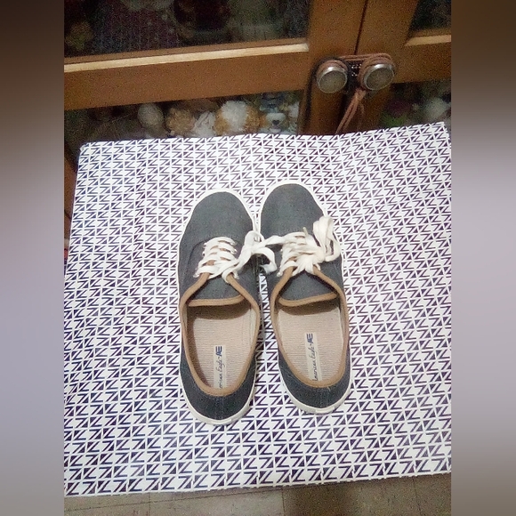 American Eagle Sneakers - Picture 14 of 15